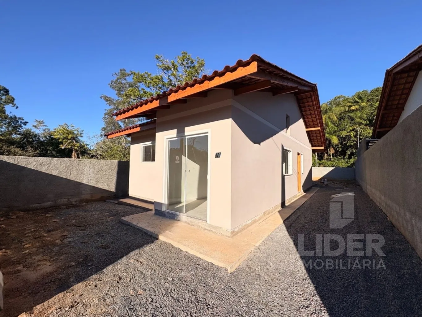 Casa à venda com 3 quartos e 1 suíte, 68m² no Estrada das Areias, Indaial - foto 1
