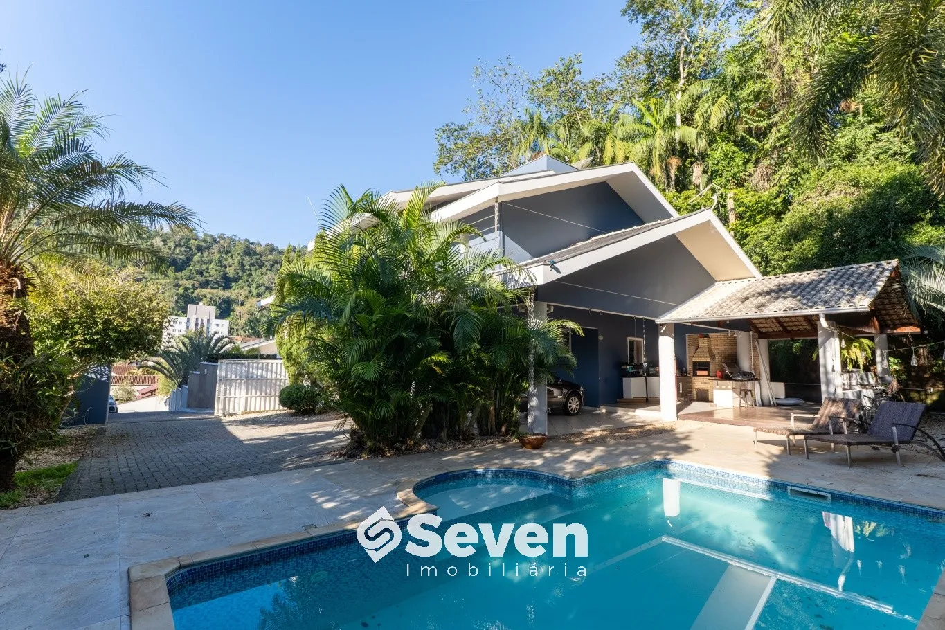 Casa para alugar com 3 quartos e 1 suíte, 4 vagas no Salto Weissbach, Blumenau - foto 1