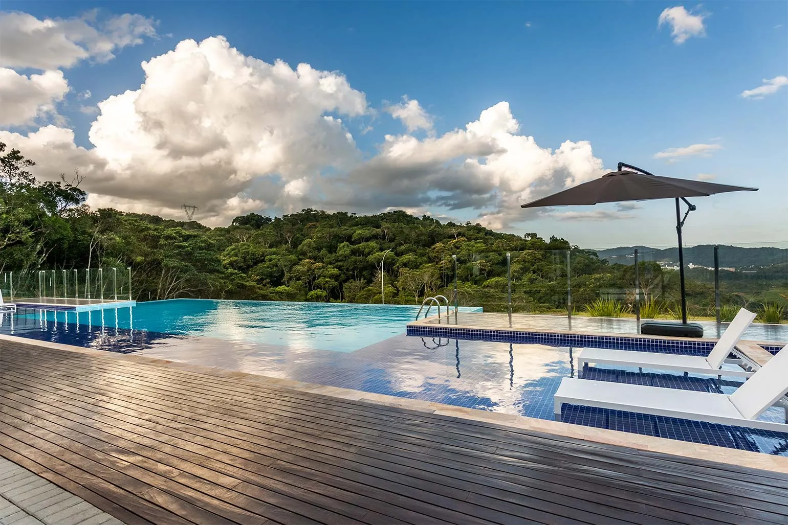 CONSTRUA COM EXCLUSIVIDADE! TERRENO PLANO COM 566m² EM CONDOMÍNIO DE ALTO PADRÃO, PONTA AGUDA/ BLUMENAU-SC