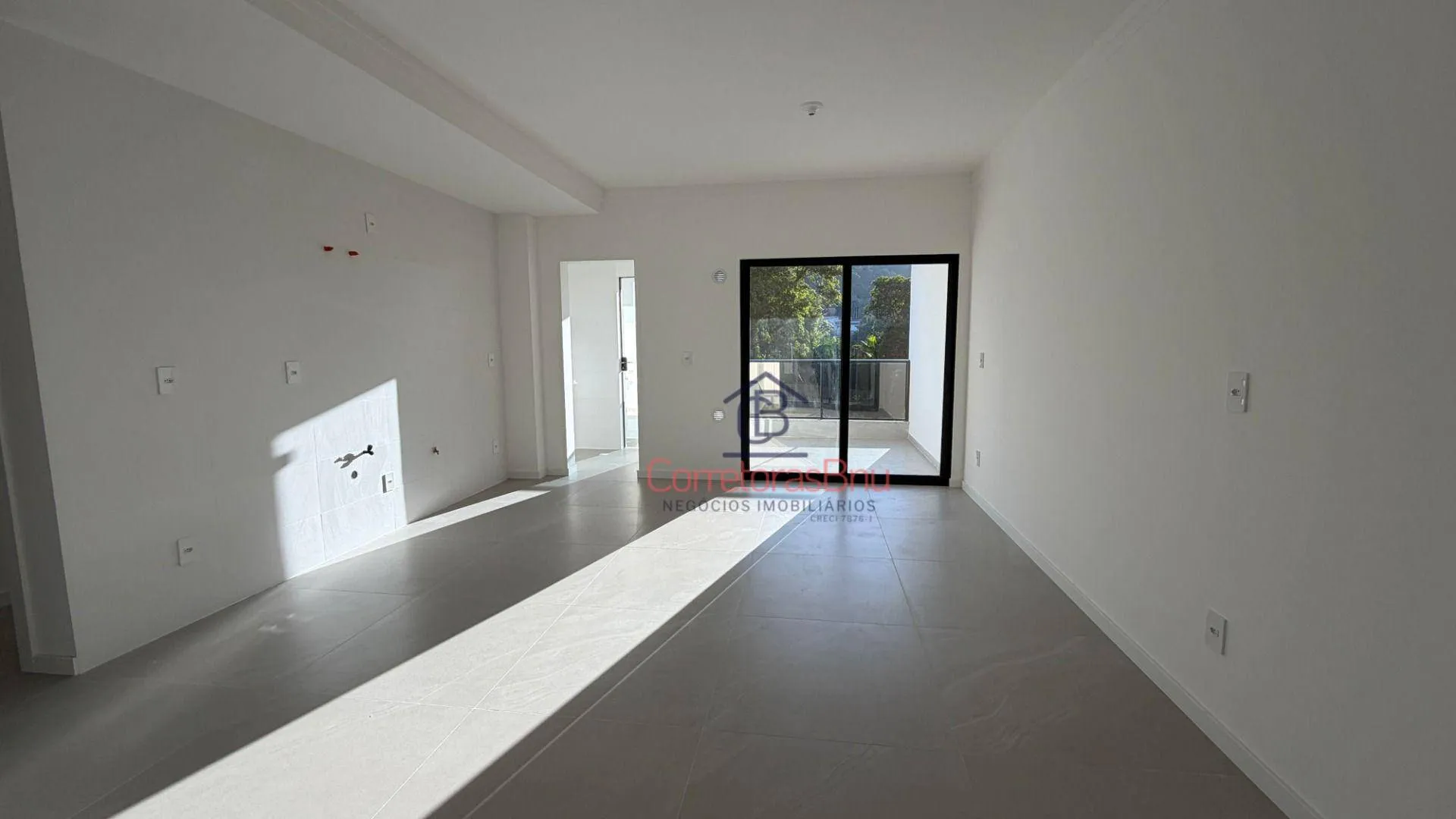 Apartamento à venda com 2 quartos e 1 suíte, 1 vaga, 80m² na região do bairro Escola Agrícola, próximo à Rua José Deeke, Blumenau — foto 2