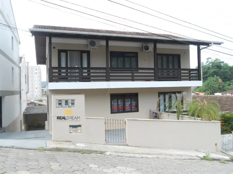 Prédio Localizado no Bairro Escola Agricola Próximo a Loja Haveroth . — foto 2