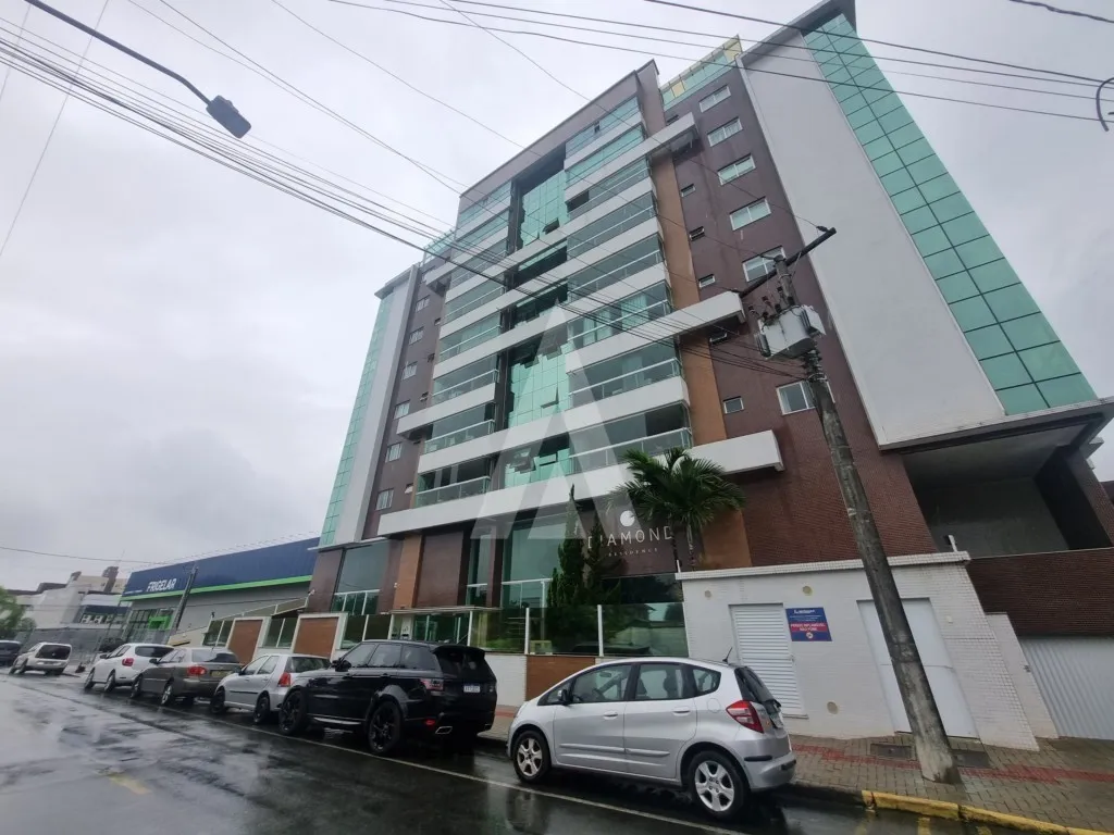 Apartamento para alugar com 2 quartos e 2 suítes, 3 vagas, 150m² no Santo Antônio, Joinville - foto 1