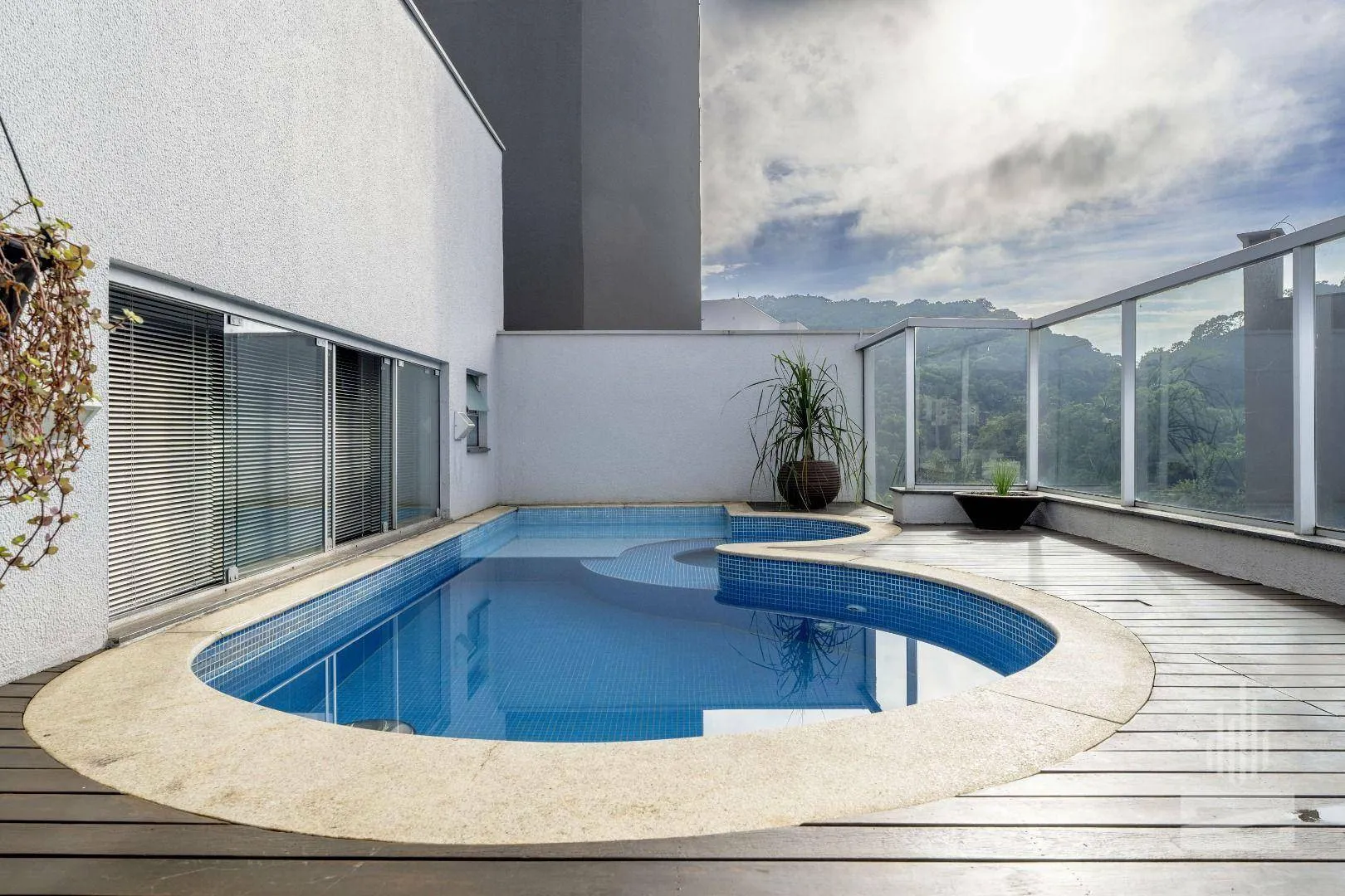 Cobertura Duplex, piscina privativa, 2 Suítes + Closet no bairro Victor Konder em Blumenau — foto 2