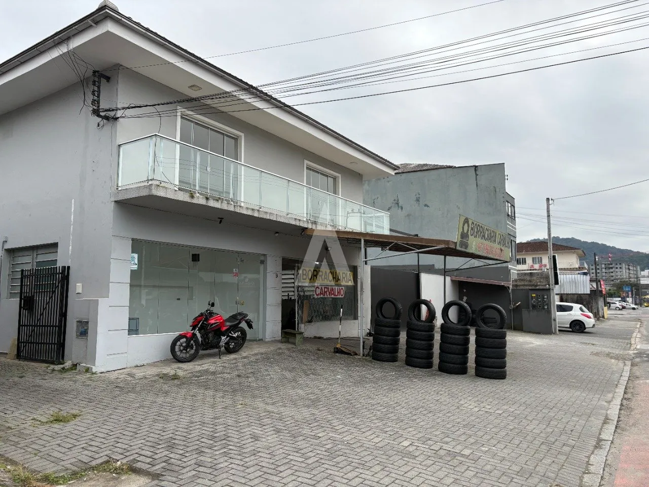Outros Imóveis à venda, 10 vagas, 200m² no Iririú, Joinville - foto 1