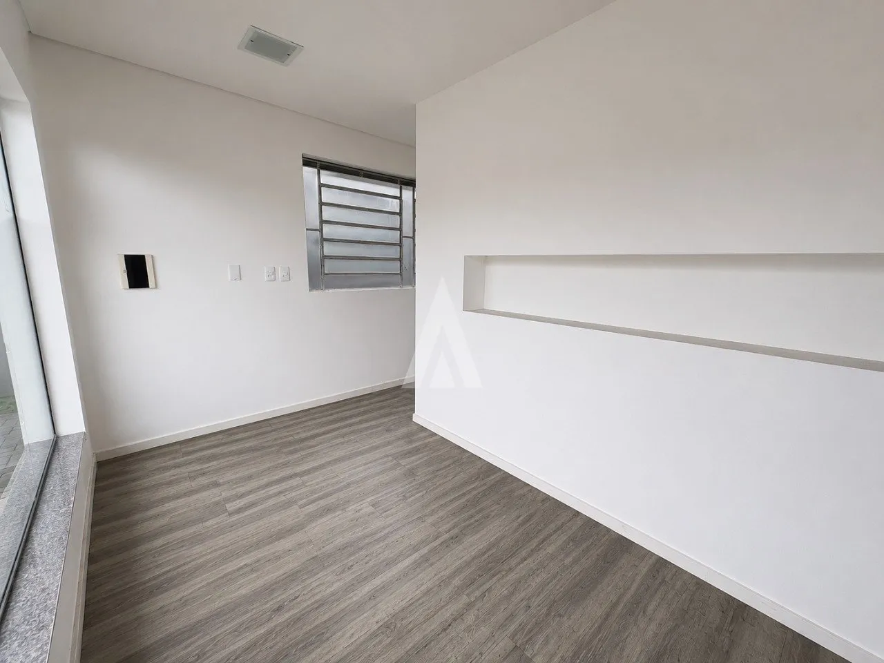 Outros Imóveis à venda, 10 vagas, 200m² na região do bairro Iririú, próximo à Rua Herval d'Oeste, Joinville — foto 6