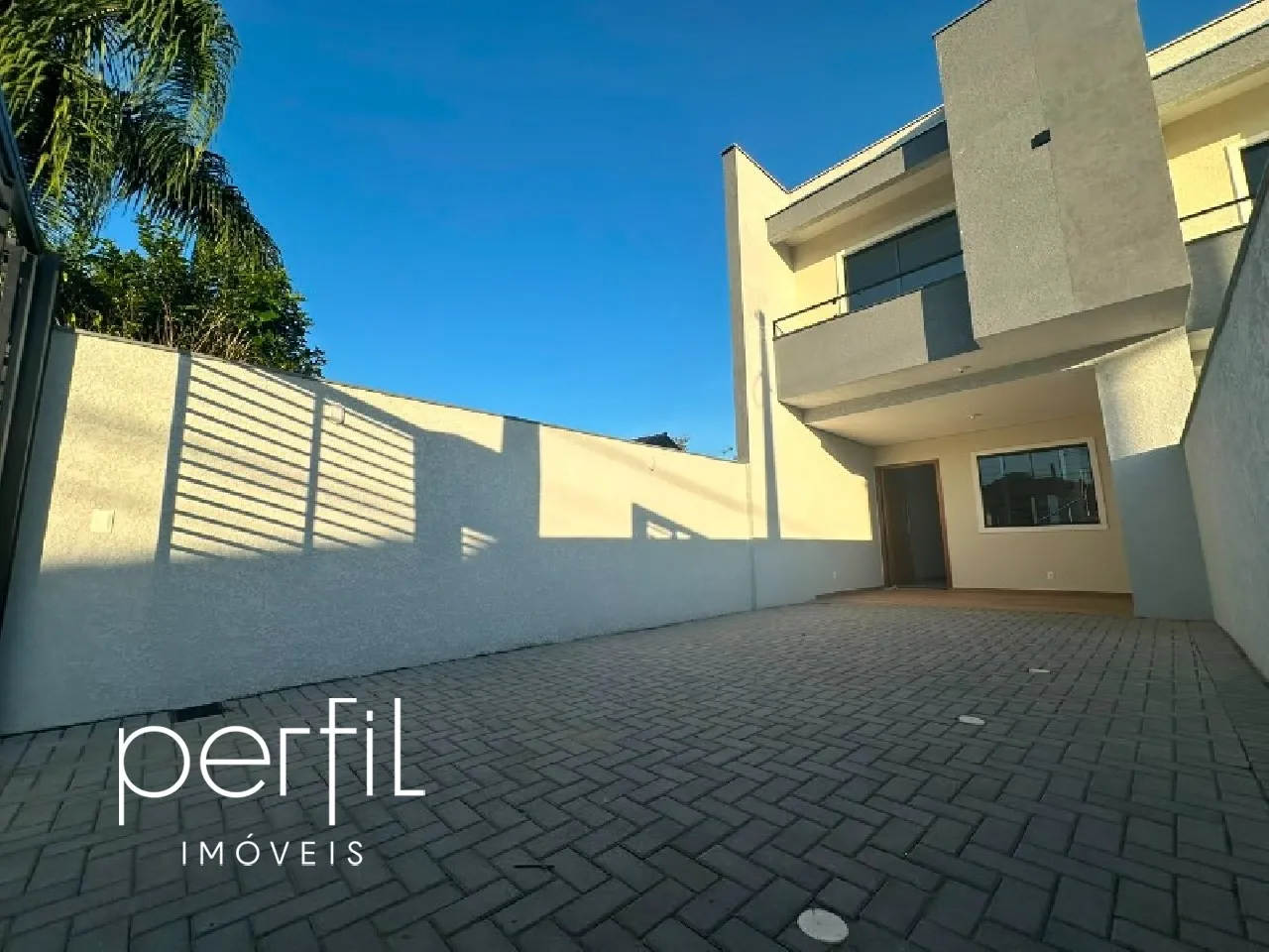 Casa à venda com 3 quartos e 1 suíte, 2 vagas, 80m² no Bom Retiro, Joinville - foto 1