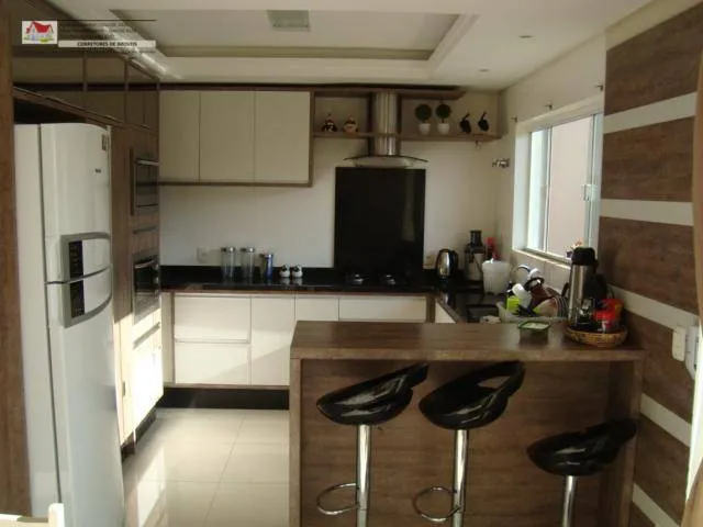 Sobrado C/Otimo Padrao C/03 Quartos Sendo 01 Suite+Closet+Moveis +Edicula no Bairro Boa Vista! — foto 6