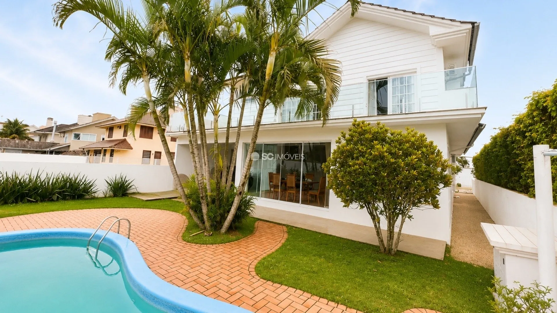 Casa para alugar com 4 quartos e 3 suítes, 1 vaga no Jurerê, Florianópolis - foto 1