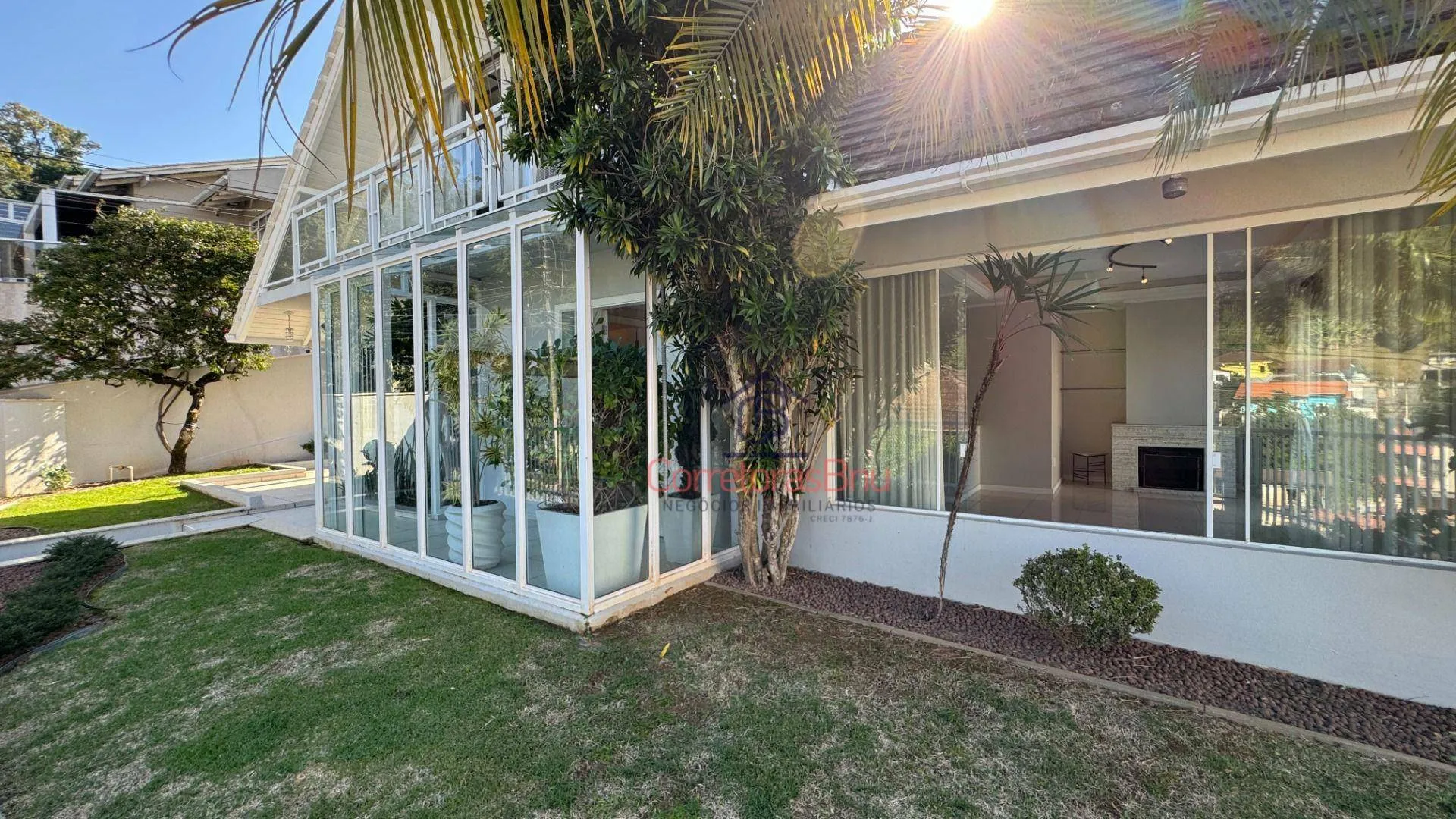 Casa à venda com 4 quartos e 1 suíte, 2 vagas, 313m² no Centro, Blumenau - foto 1