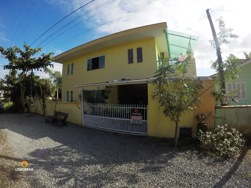 Casa com 3 dormitórios à 200m do mar, à venda, 130 m por R$ 790.000 - Itacolom - foto 1