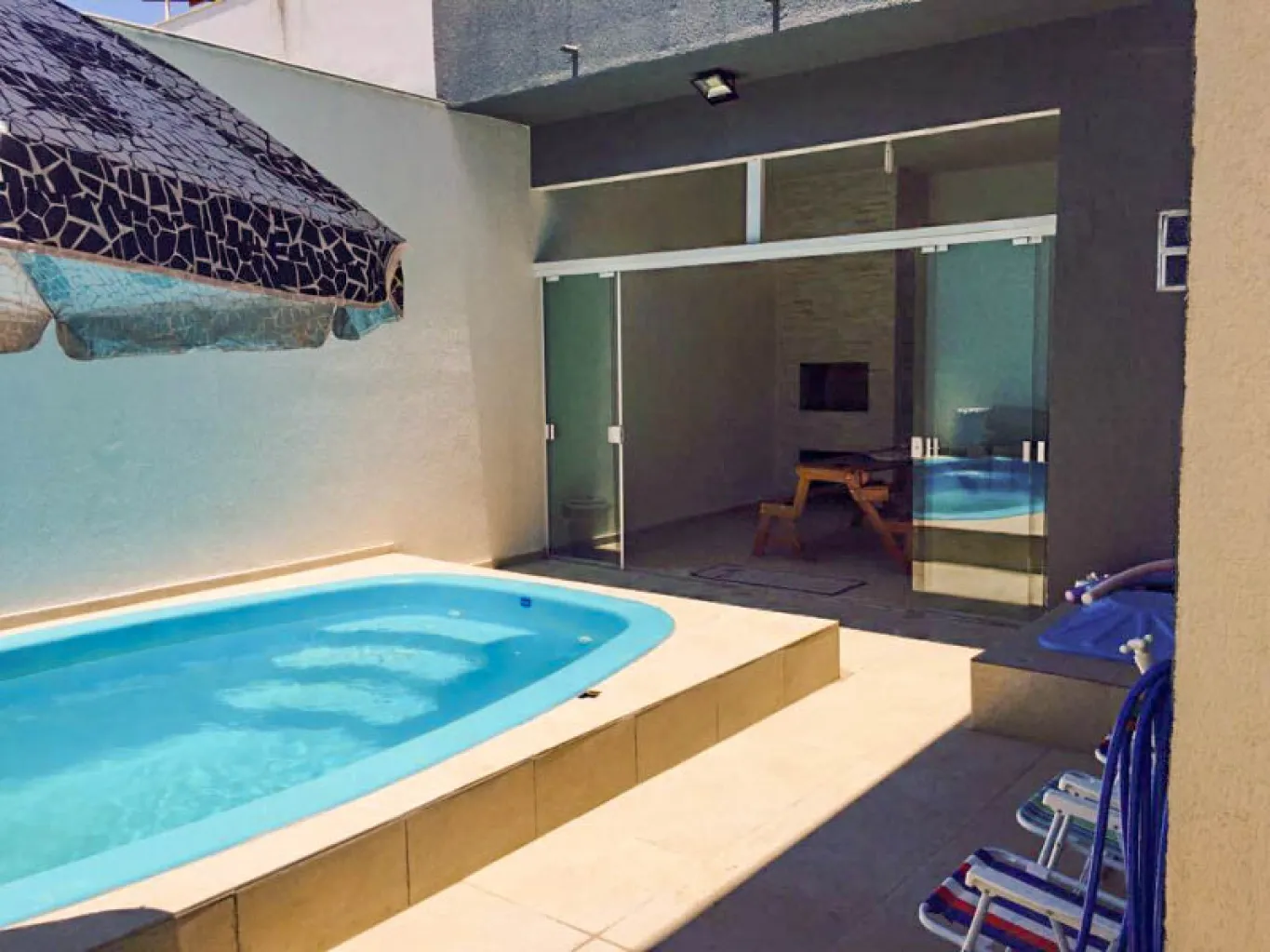 Excelente prédio com 3 apartamentos e uma sala comercial (Cód. 8751); — foto 4