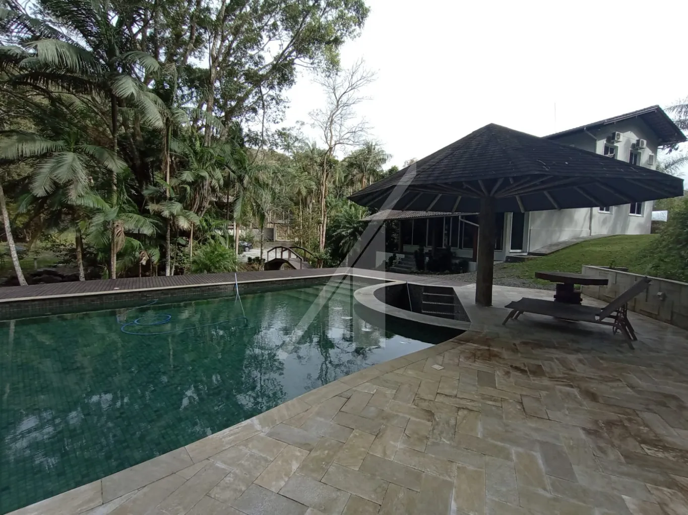 ABELARDO IMÓVEIS - Sitio a 15 km de Blumenau, com área de 78.000m, todo trajeto asfaltado, 2 casas construídas com excelente padrão construtivo, venha conhecer, agende sua visita! — foto 2