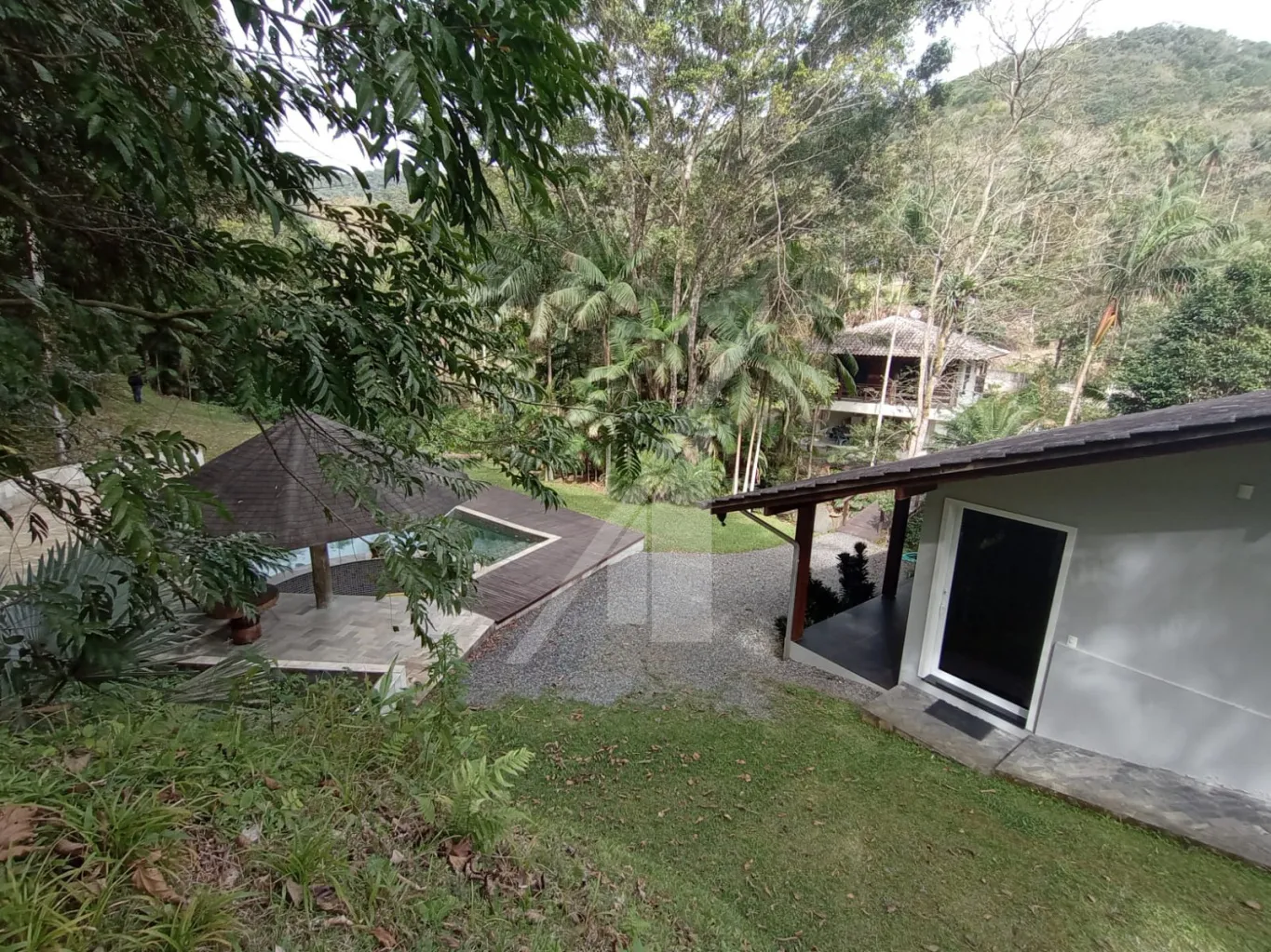 ABELARDO IMÓVEIS - Sitio a 15 km de Blumenau, com área de 78.000m, todo trajeto asfaltado, 2 casas construídas com excelente padrão construtivo, venha conhecer, agende sua visita! — foto 4