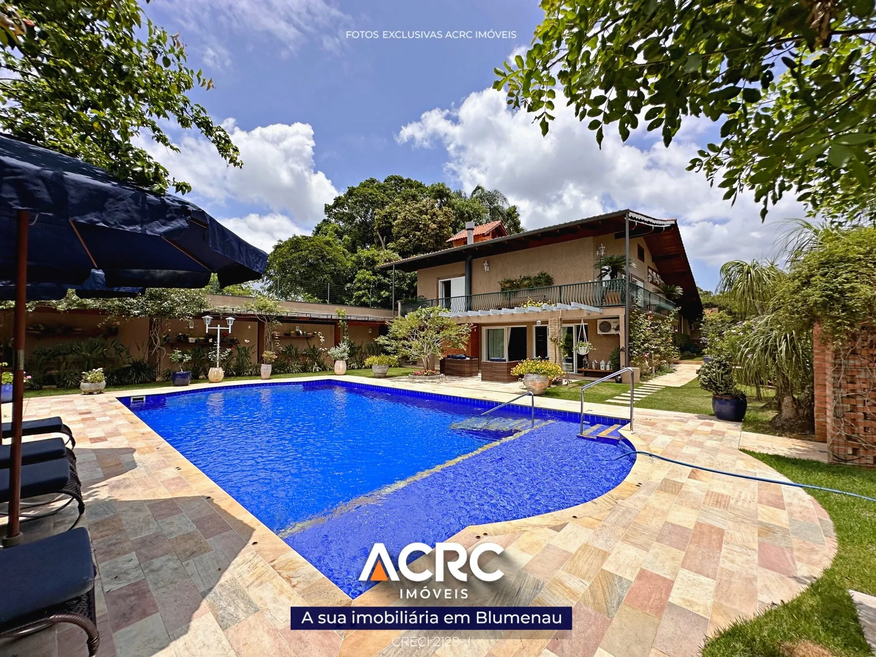 Casa para alugar com 4 quartos e 4 suítes, 4 vagas, 617m² no Ponta Aguda, Blumenau - foto 1
