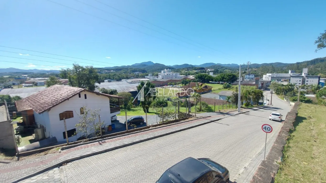 ABELARDO IMÓVEIS - TERRENO INDUSTRIAL/COMERCIAL situado a 240 metros da rodovia Sc-180 (Pedro Zimmermann) principal corredor de serviço do bairro itoupava Central.Distando aproximadamente 1 km da BR 470, Shopping Norte, posto da Polícia Rodoviária Federal. — foto 3
