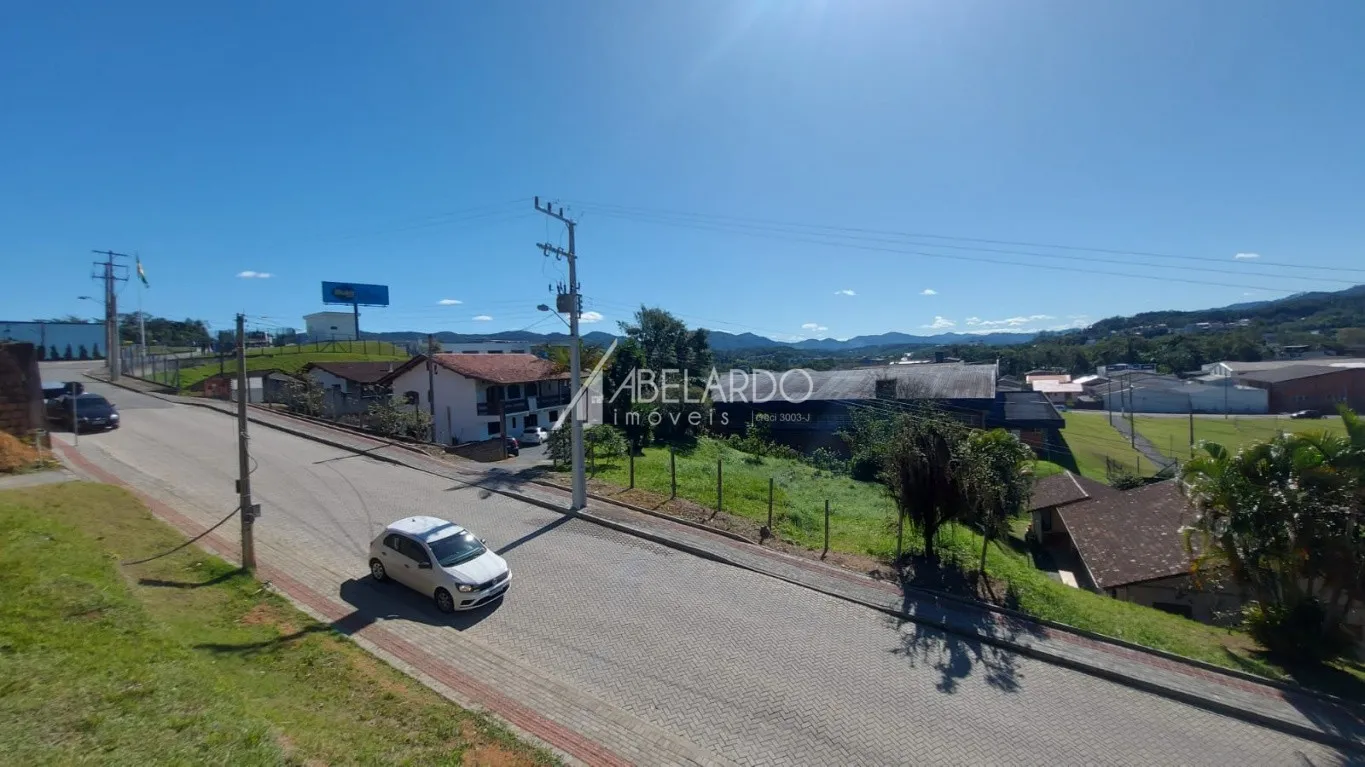 ABELARDO IMÓVEIS - TERRENO INDUSTRIAL/COMERCIAL situado a 240 metros da rodovia Sc-180 (Pedro Zimmermann) principal corredor de serviço do bairro itoupava Central.Distando aproximadamente 1 km da BR 470, Shopping Norte, posto da Polícia Rodoviária Federal. — foto 6