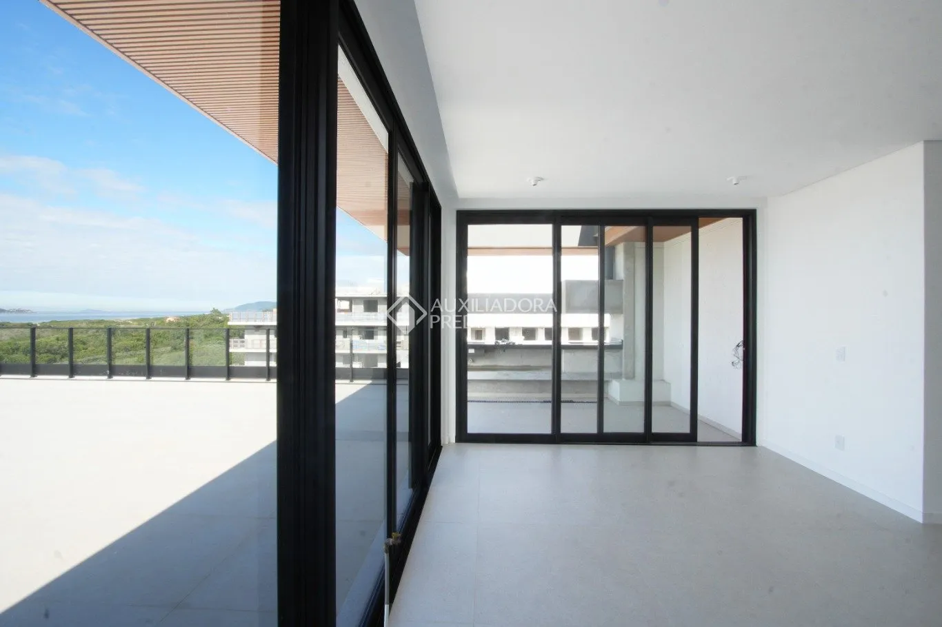 Apartamento à venda com 3 quartos e 2 suítes, 3 vagas, 316m² no Campeche, Florianópolis - foto 1