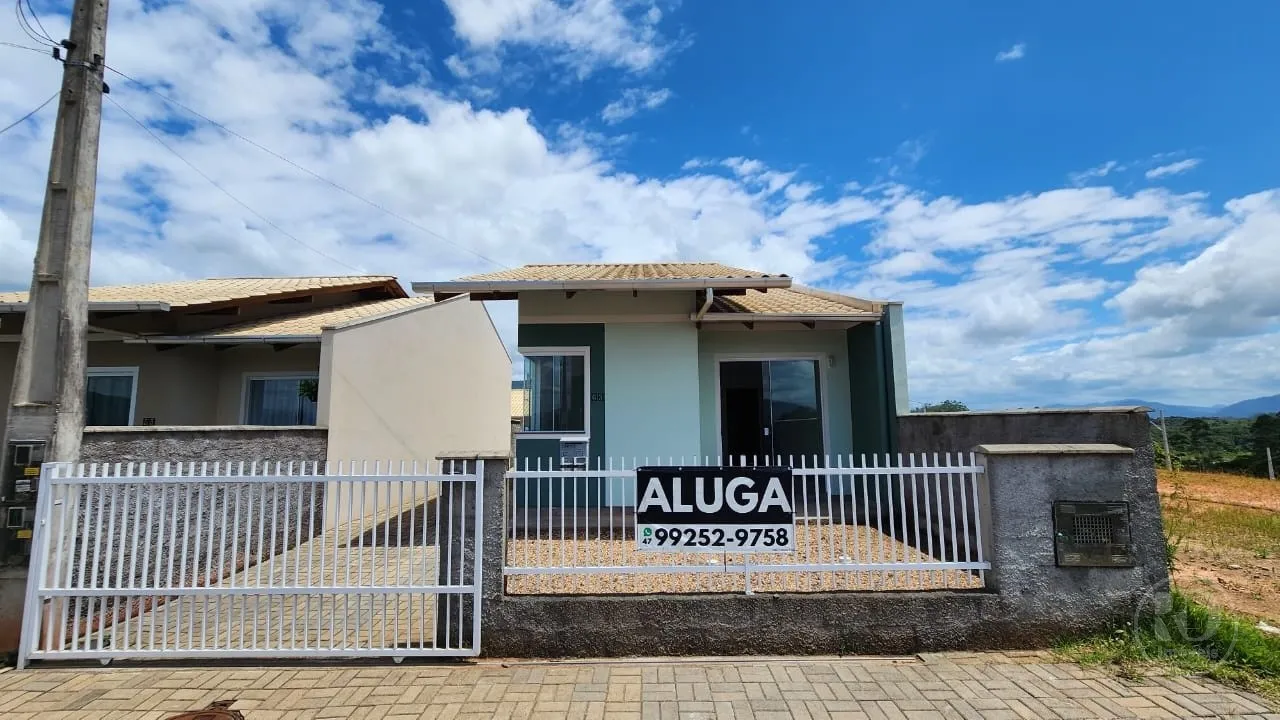Casa para alugar com 2 quartos, 2 vagas, 180m² no Arapongas, Indaial - foto 1