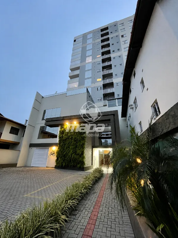 Apartamento para alugar com 3 quartos e 2 suítes, 2 vagas, 138m² no Nações, Indaial - foto 1