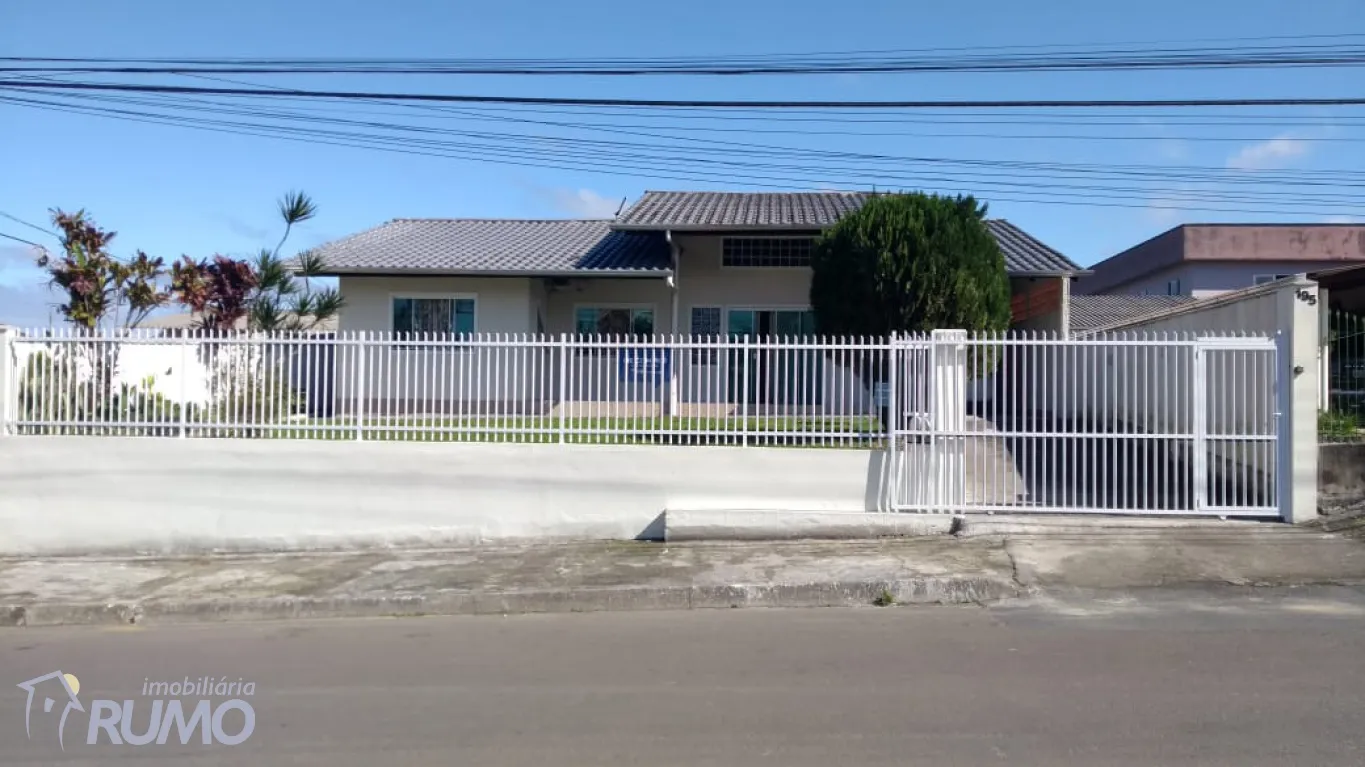 Casa à venda com 3 quartos e 1 suíte, 3 vagas, 237m² no Carijós, Indaial - foto 1