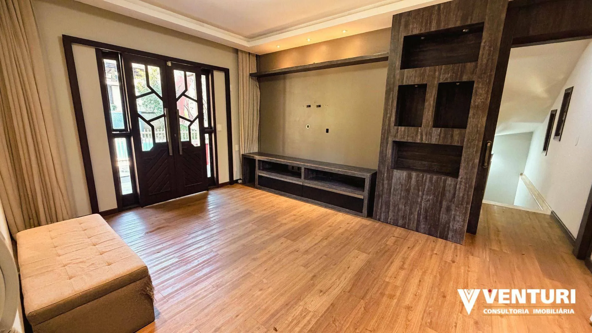 Casa à venda com 3 quartos e 1 suíte, 2 vagas, 474m² na Rua Harry Stein no Salto, Blumenau — foto 4