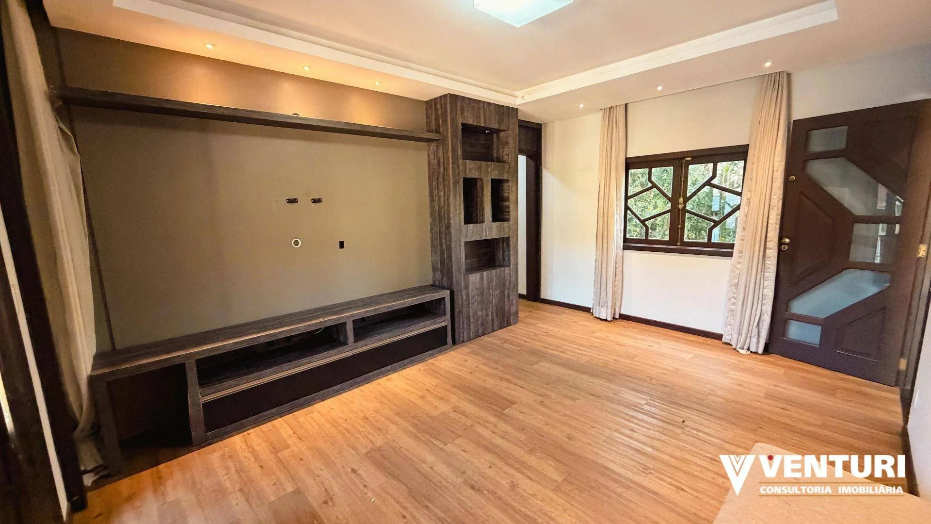 Casa à venda com 3 quartos e 1 suíte, 2 vagas, 474m² na Rua Harry Stein no Salto, Blumenau — foto 5
