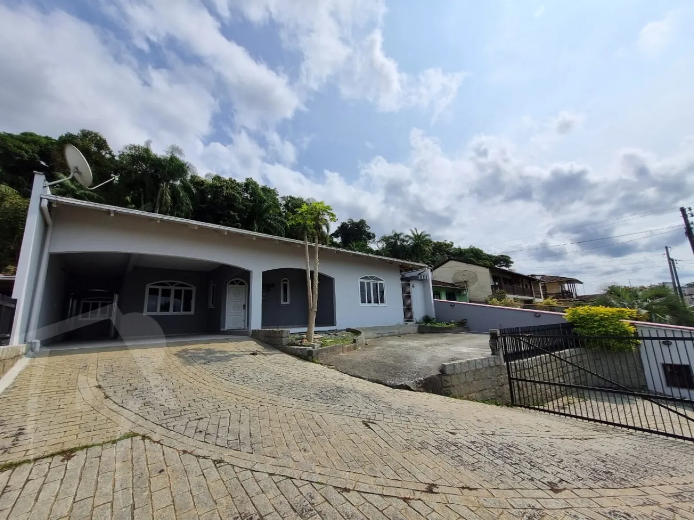 Casa à venda com 5 quartos e 1 suíte, 2 vagas, 271m² no Carijós, Indaial - foto 1