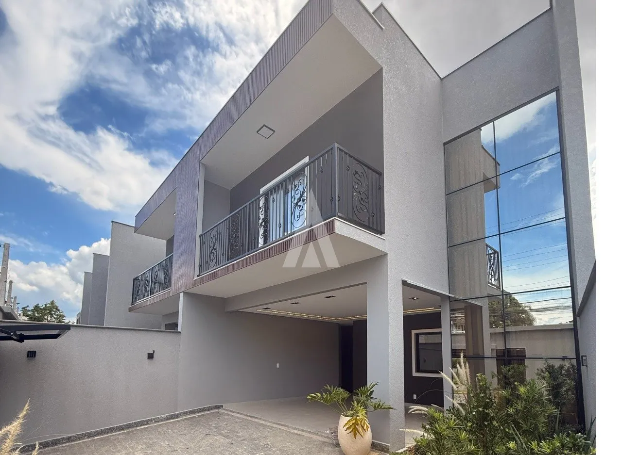 Casa à venda com 3 quartos, 4 vagas, 179m² no América, Joinville - foto 1