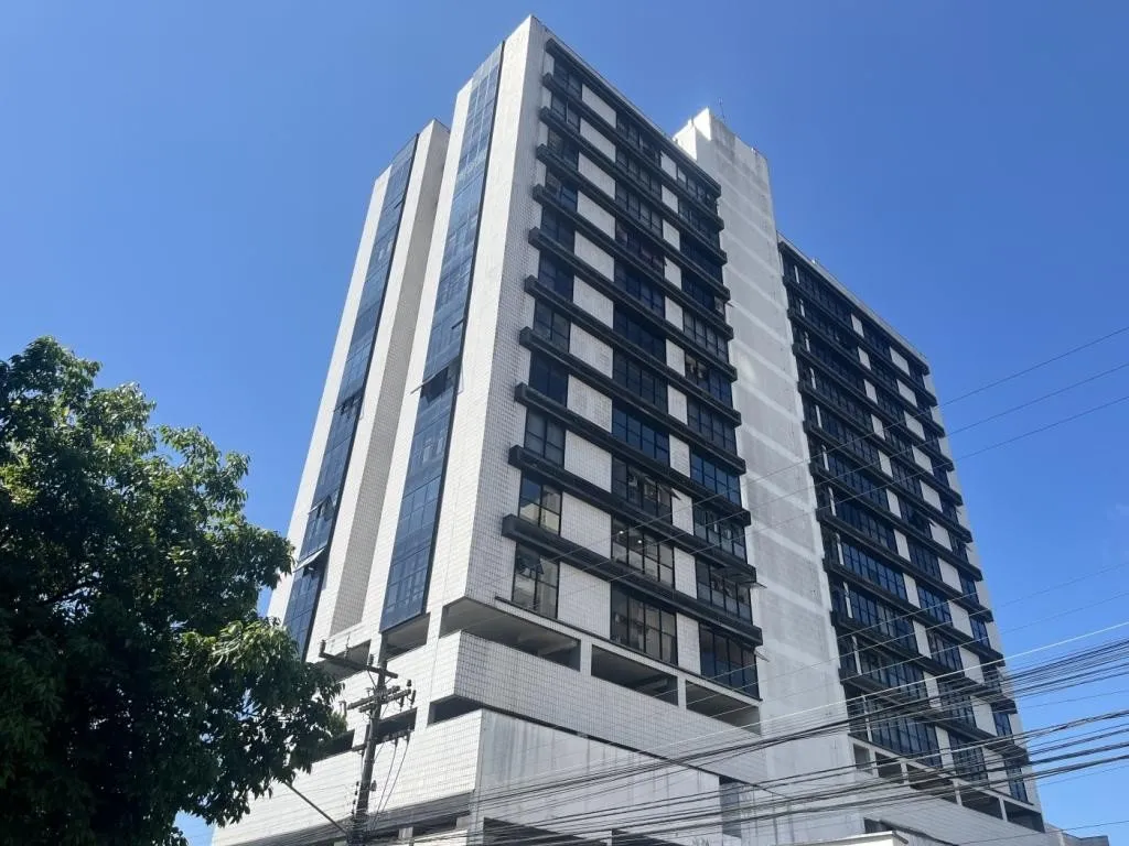 Galpão para alugar, 32m² no Centro, Joinville - foto 1