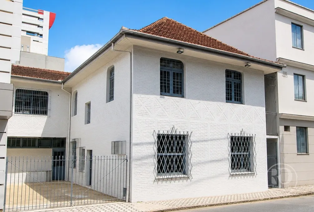 Casa à venda com 9 quartos e 1 suíte, 3 vagas, 500m² no Centro, Blumenau - foto 1