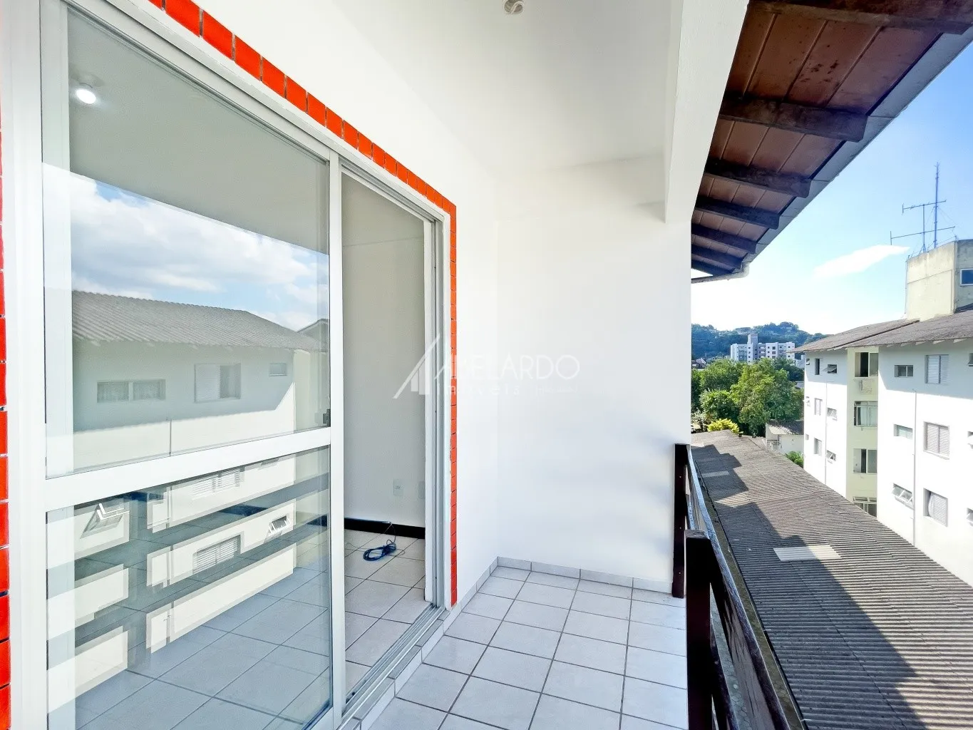 APARTAMENTO COM 3 DORMITÓRIOS - BAIRRO ÁGUA VERDE - foto 1