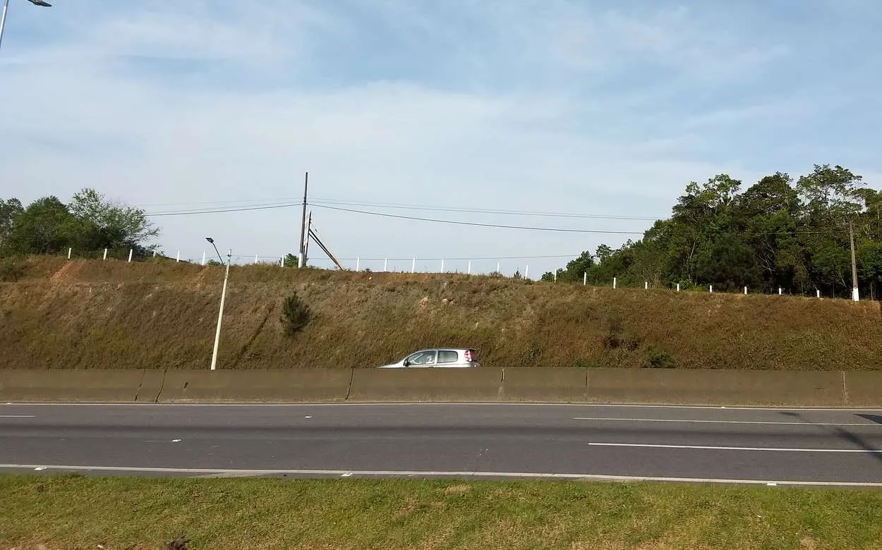 Terreno à venda no bairro Floresta em Joinville, por R$ 14.000.000.00. - foto 1
