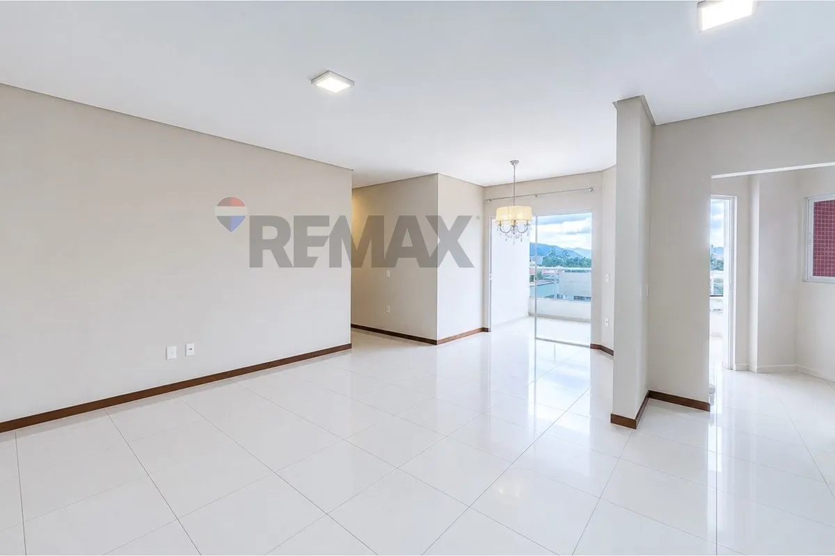 Apartamento à venda com 3 quartos e 1 suíte, 2 vagas, 97m² na região do bairro Estados, próximo à Rua Marechal Floriano Peixoto, Indaial — foto 4