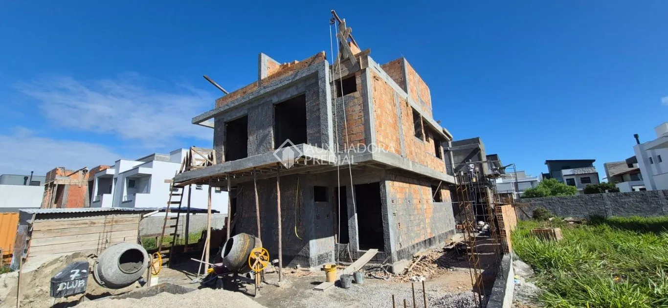 Casa à venda com 2 quartos e 2 suítes, 135m² no Campeche, Florianópolis - foto 1