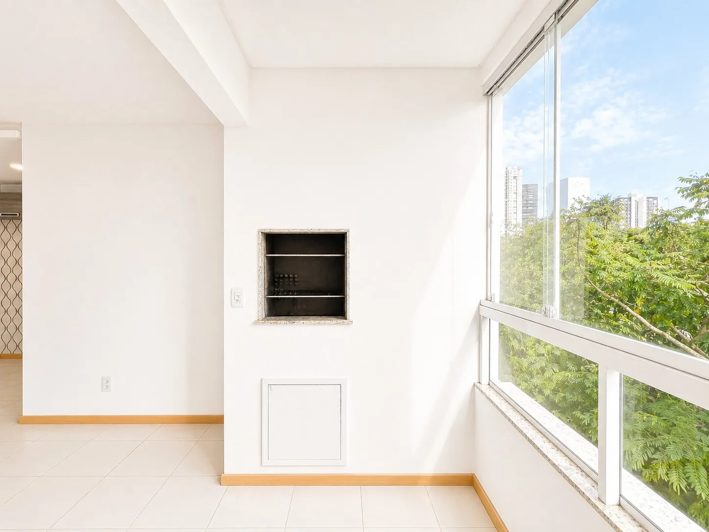 [BAIXOU VALOR] APARTAMENTO EM ANDAR ALTO COM 2 DORMITÓRIOS E 1 SUÍTE, PRÓXIMO À FURB, IDEAL PARA MORAR OU INVESTIR.