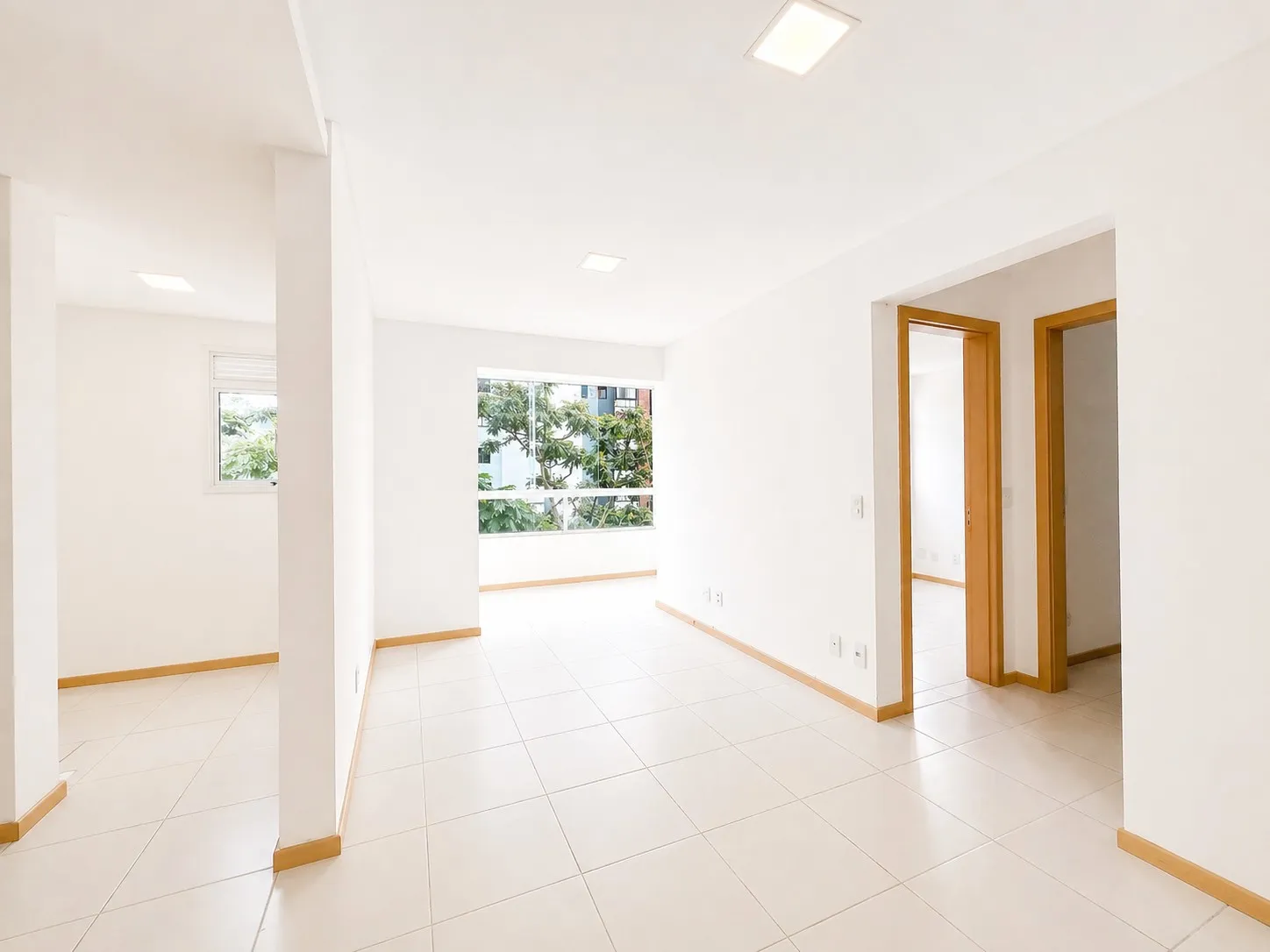 [BAIXOU VALOR] APARTAMENTO EM ANDAR ALTO COM 2 DORMITÓRIOS E 1 SUÍTE, PRÓXIMO À FURB, IDEAL PARA MORAR OU INVESTIR.
