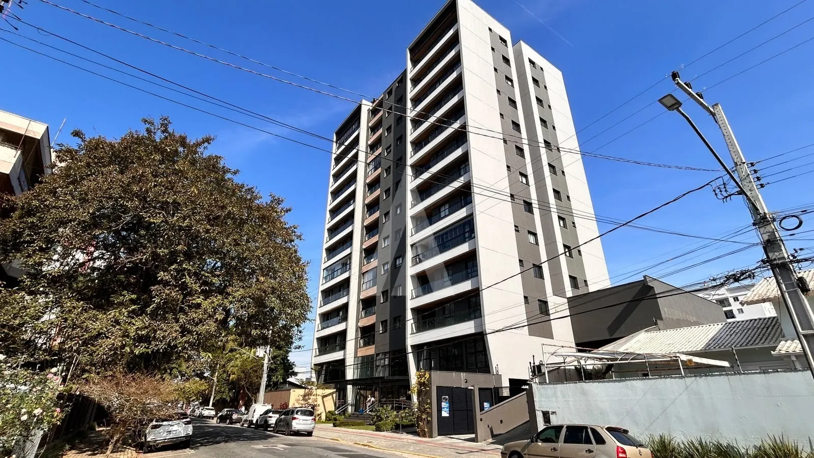 Apartamento para alugar com 3 quartos e 1 suíte, 2 vagas, 79m² no Anita Garibaldi, Joinville - foto 1