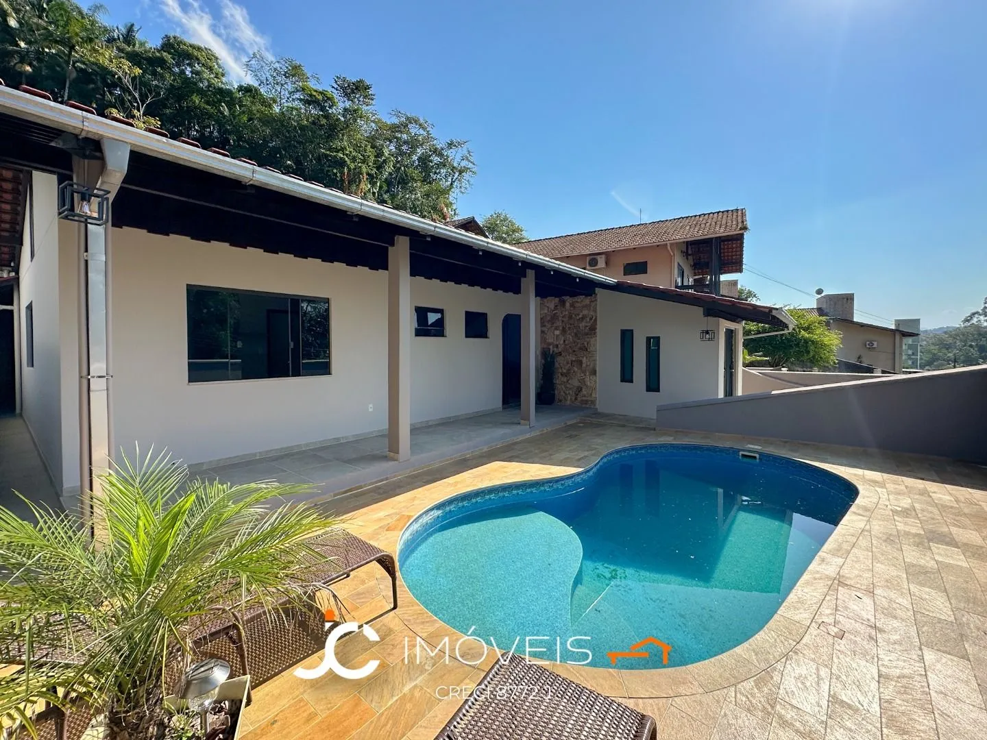 Casa à venda com 3 quartos e 1 suíte, 2 vagas, 275m² no Velha, Blumenau - foto 1