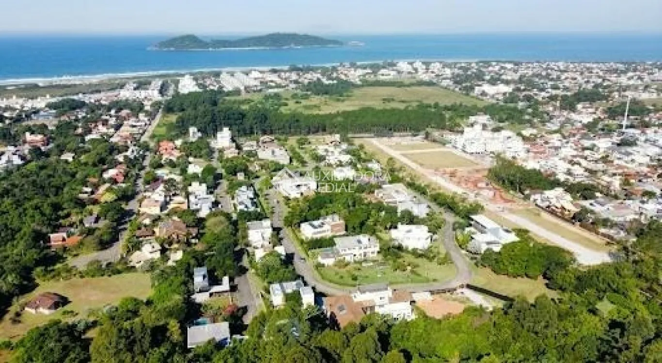Terreno à venda, 1302m² no Campeche, Florianópolis - foto 1