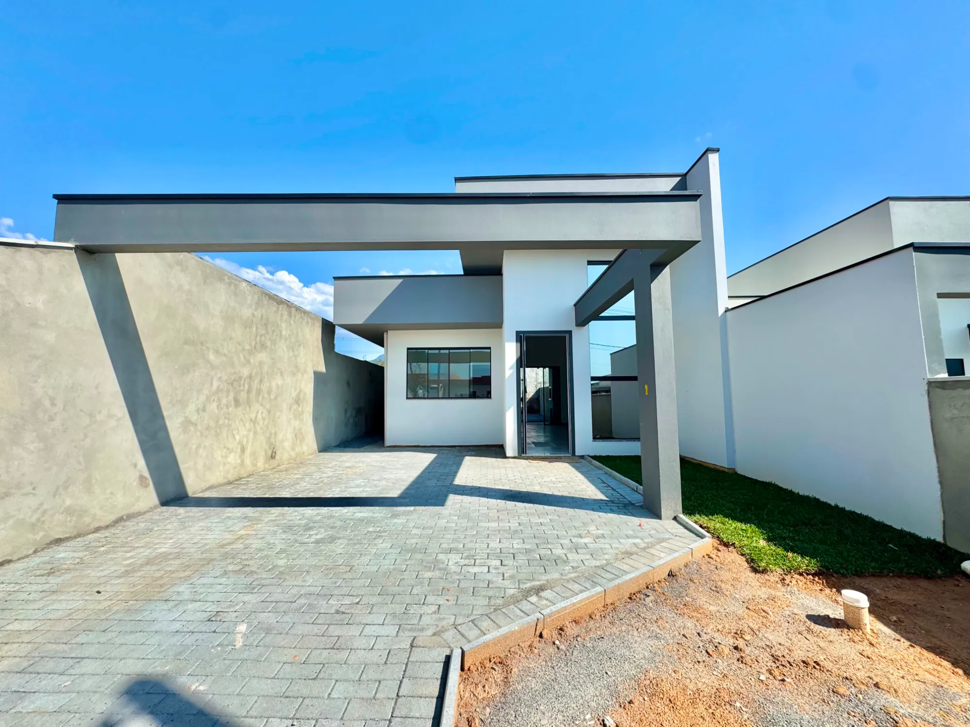 Casa à venda com 2 quartos e 1 suíte, 3 vagas, 65m² no Benedito, Indaial - foto 1