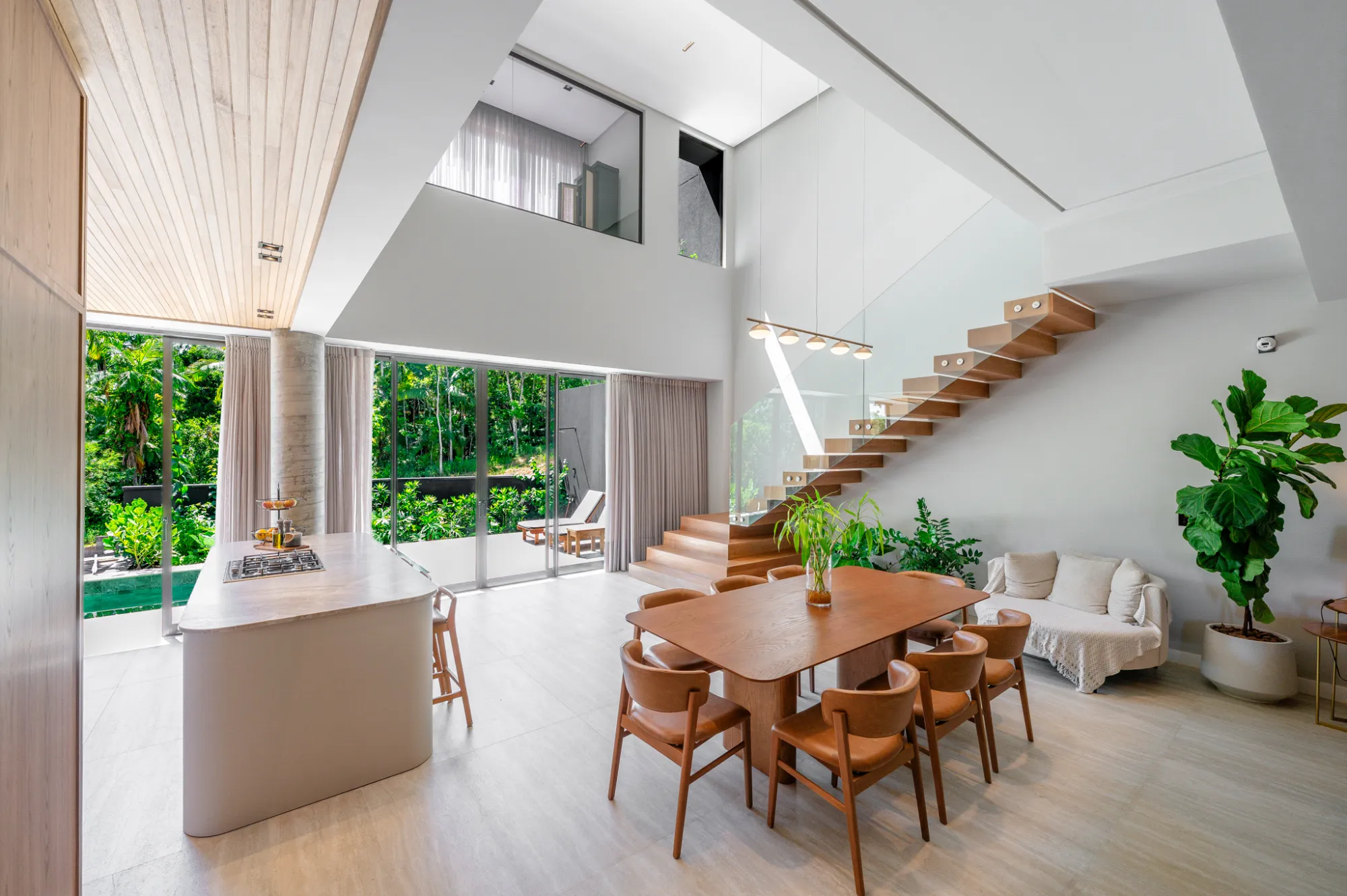 Casa à venda com 3 dormitórios sendo 3 suítes, 2 vagas, 332m² na Rua Primeiro de Maio no Itoupava Norte, Blumenau