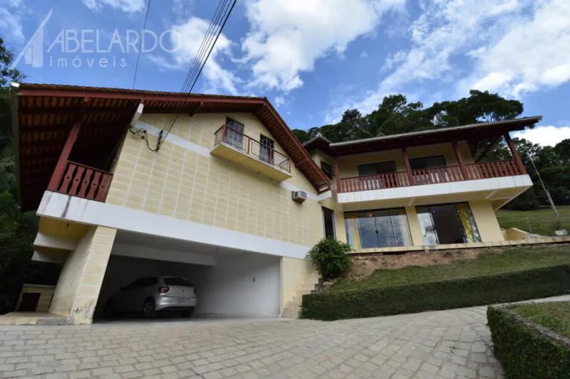 CASA COM TRÊS DORMITÓRIOS EM LOCAL TRANQUILO E PRÓXIMO AO CENTRO - BAIRRO PROGRESSO - foto 1