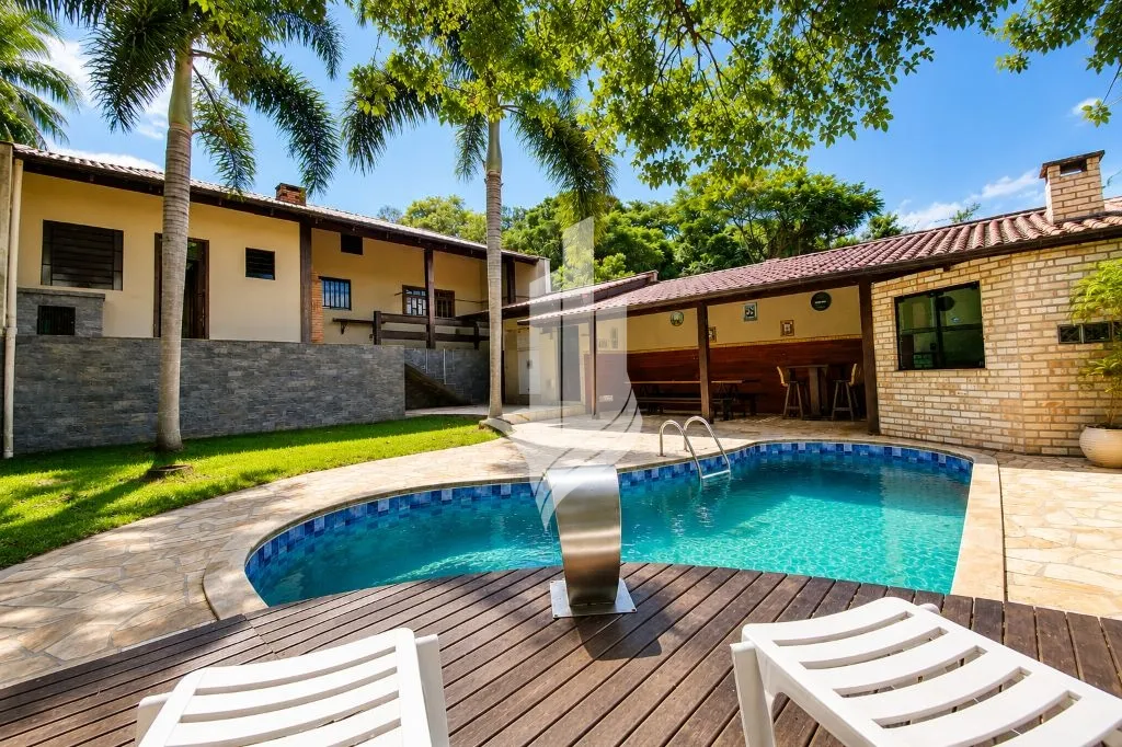 Casa à venda com 2 quartos e 1 suíte, 3 vagas, 196m² no Água Verde, Blumenau - foto 1