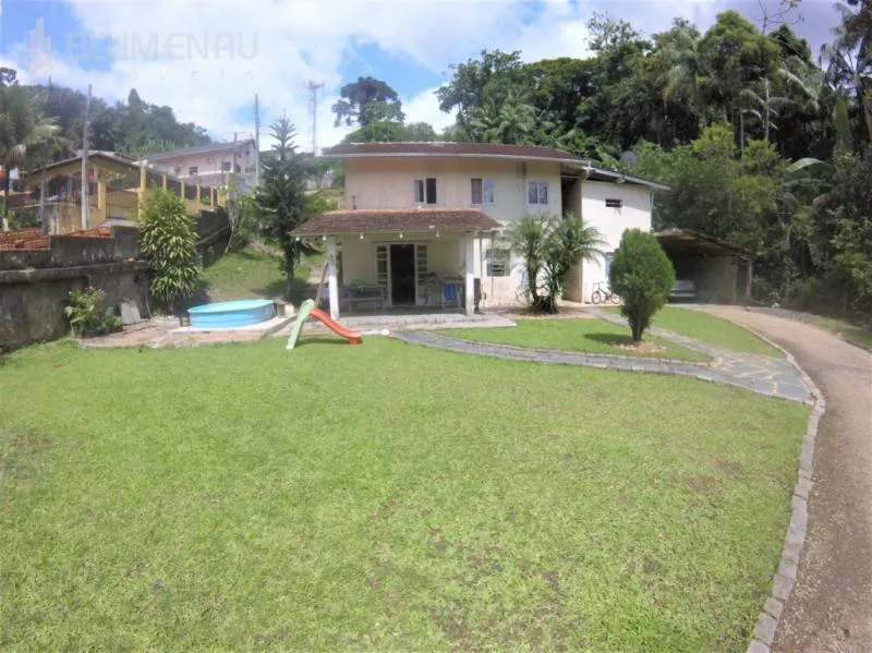 Terreno com 600m e casa mista no bairro Vostardt - foto 1