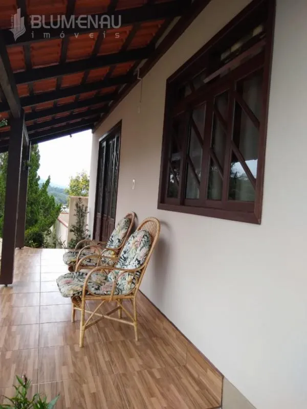 Vende-se excelente casa semi-mobiliada no Tribess, 2 pavimentos, com 150,00m, contendo 5 dormitórios, sendo 1 suíte. - foto 1