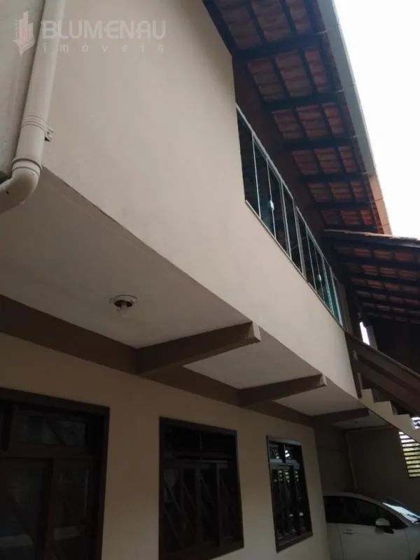Vende-se excelente casa semi-mobiliada no Tribess, 2 pavimentos, com 150,00m, contendo 5 dormitórios, sendo 1 suíte. — foto 2