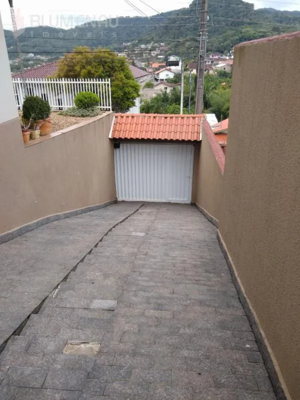 Vende-se excelente casa semi-mobiliada no Tribess, 2 pavimentos, com 150,00m, contendo 5 dormitórios, sendo 1 suíte. — foto 4