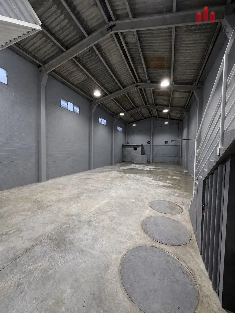 Galpão à venda, 10 vagas, 570m² na região do bairro Benedito, próximo à Rodovia Augusto Hasse, Indaial — foto 3