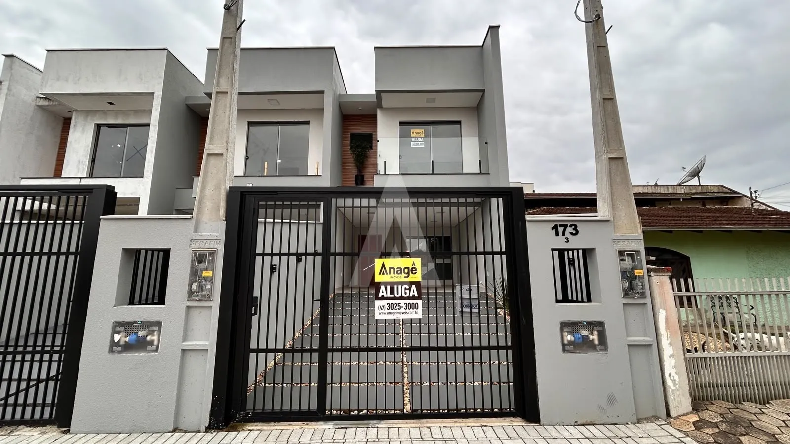 Casa para alugar com 3 quartos e 1 suíte, 1 vaga, 126m² no Costa e Silva, Joinville - foto 1