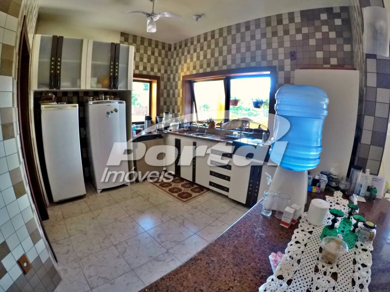 Excelente imóvel com 5 dormitórios, sendo 1 suíte a 50 metros do mar, no bairro Itacolomi em Balneário Piçarras/SC (Cód. 9774) — foto 7
